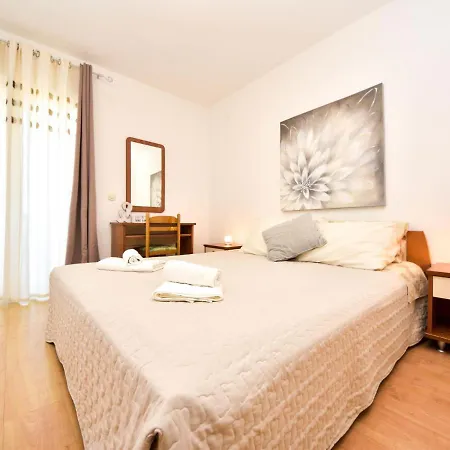 Apartment Apartment Silvija-2 By Interhome